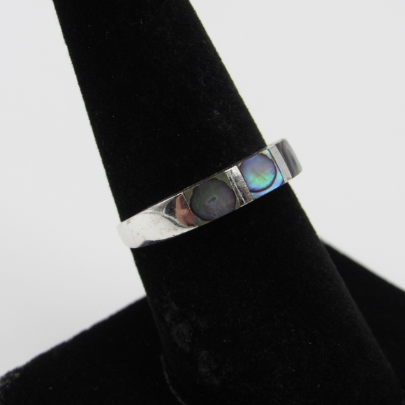 Size 7.75 Sterling Colorful Shell Inlay Band Ring - Picture 3 of 8